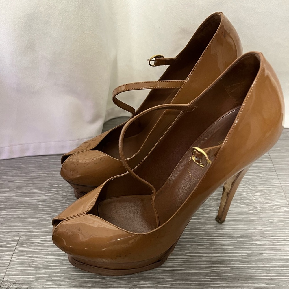 YSL peep toe. So comfortable and classy. 37.5